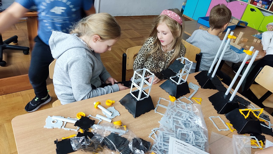 Laboratoria przyszłości – zabawy konstrukcyjne w klasach młodszych