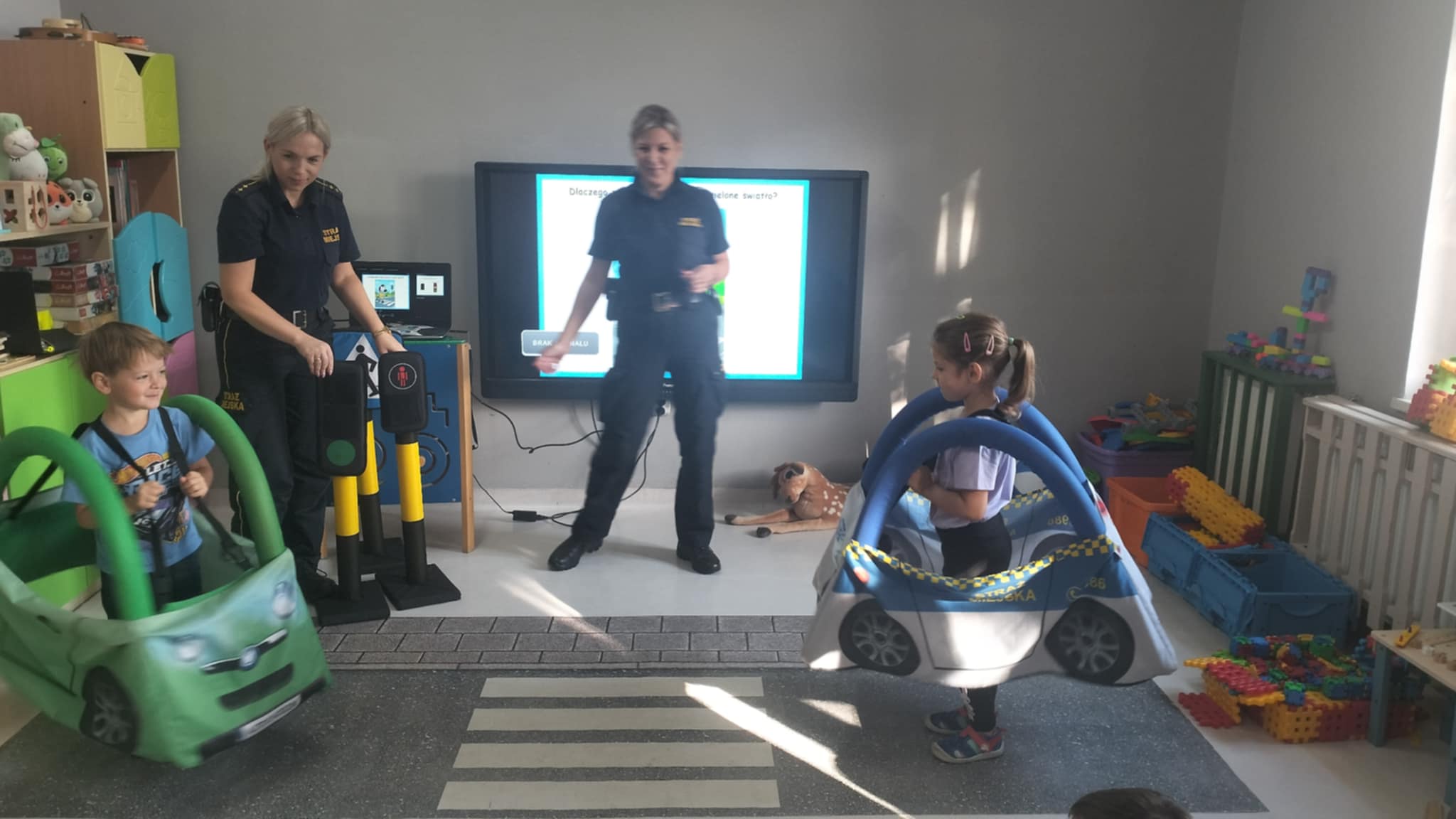 Spotkanie przedszkolaków ze strażą miejską